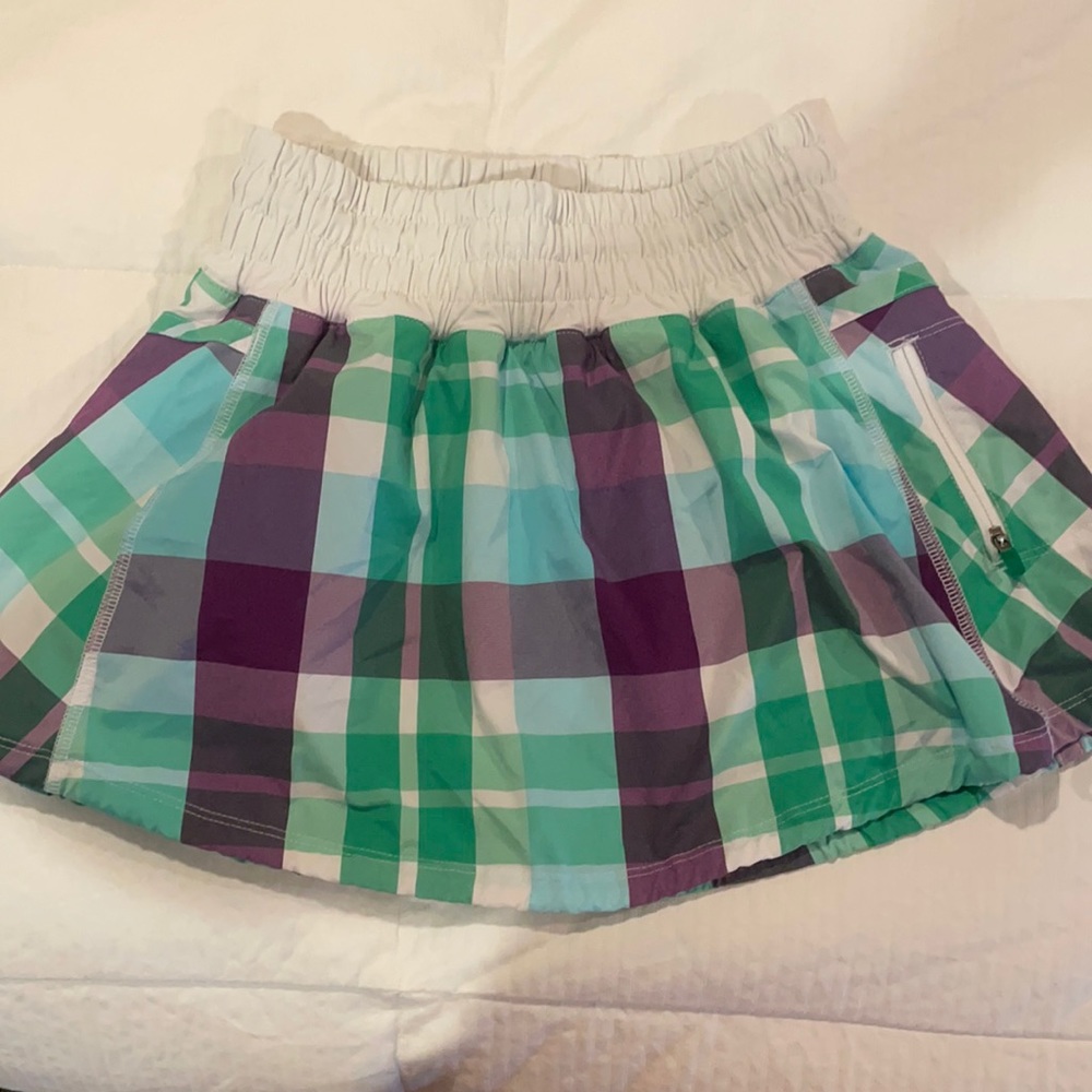 EUC Lululemon tennis skirt with built in shorts